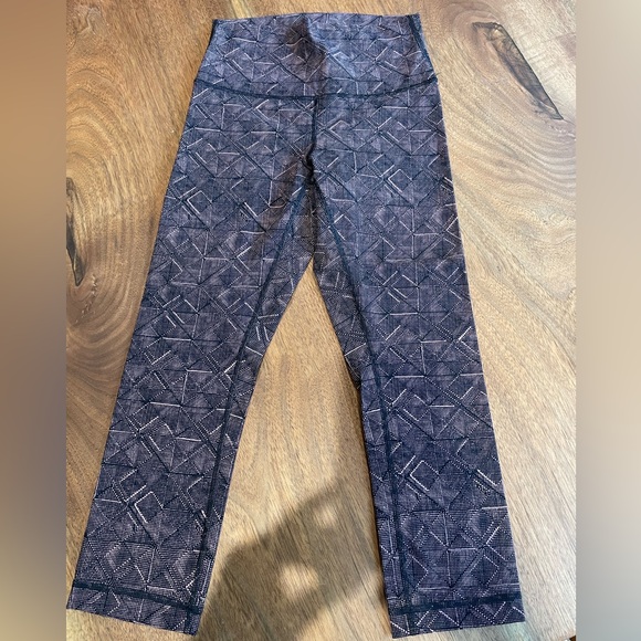 New lululemon pants - Picture 4 of 4
